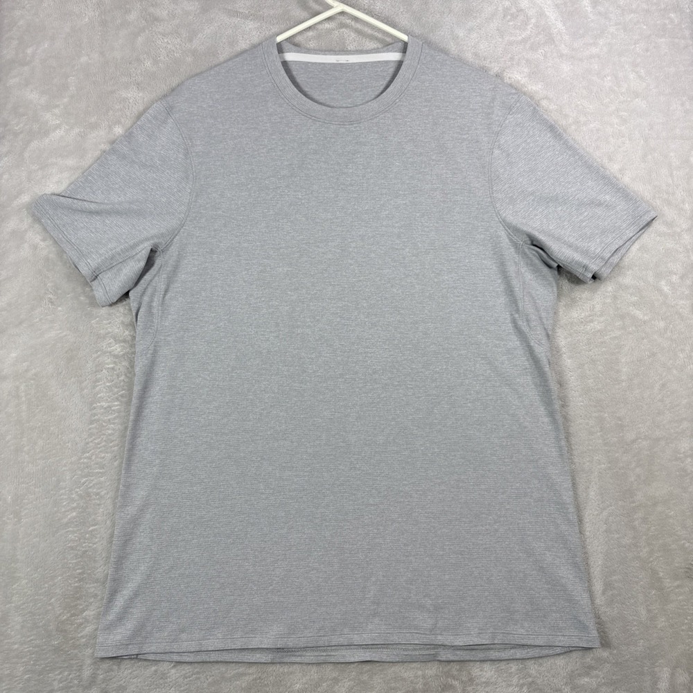 Lululemon Mens Athletic T-Shirt Size Large Light Gray Poly Blend Super Soft